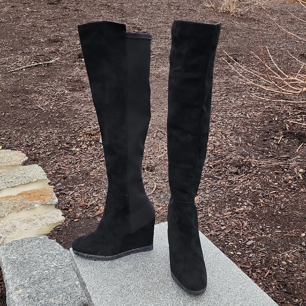 Stuart Weitzman Elegant Black Suede Women's Boots 7 M